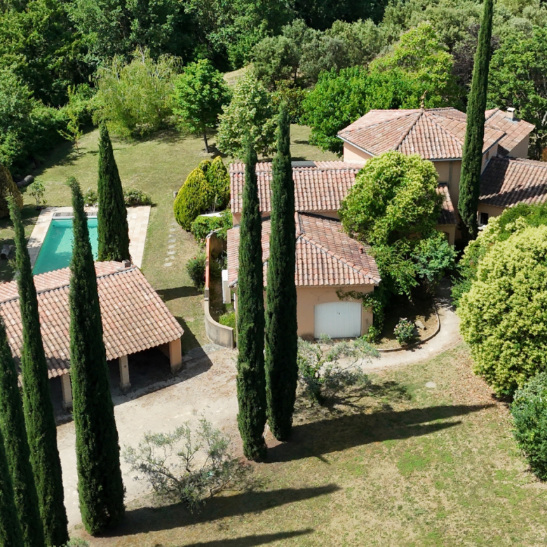 Luxury real estate photo | Charming Properties