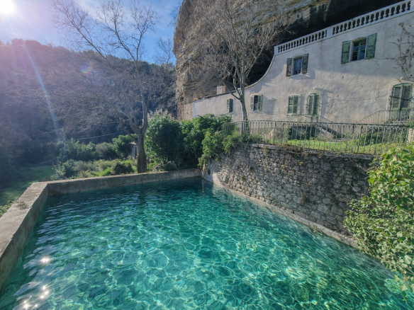 Luxury real estate photo | Charming Properties