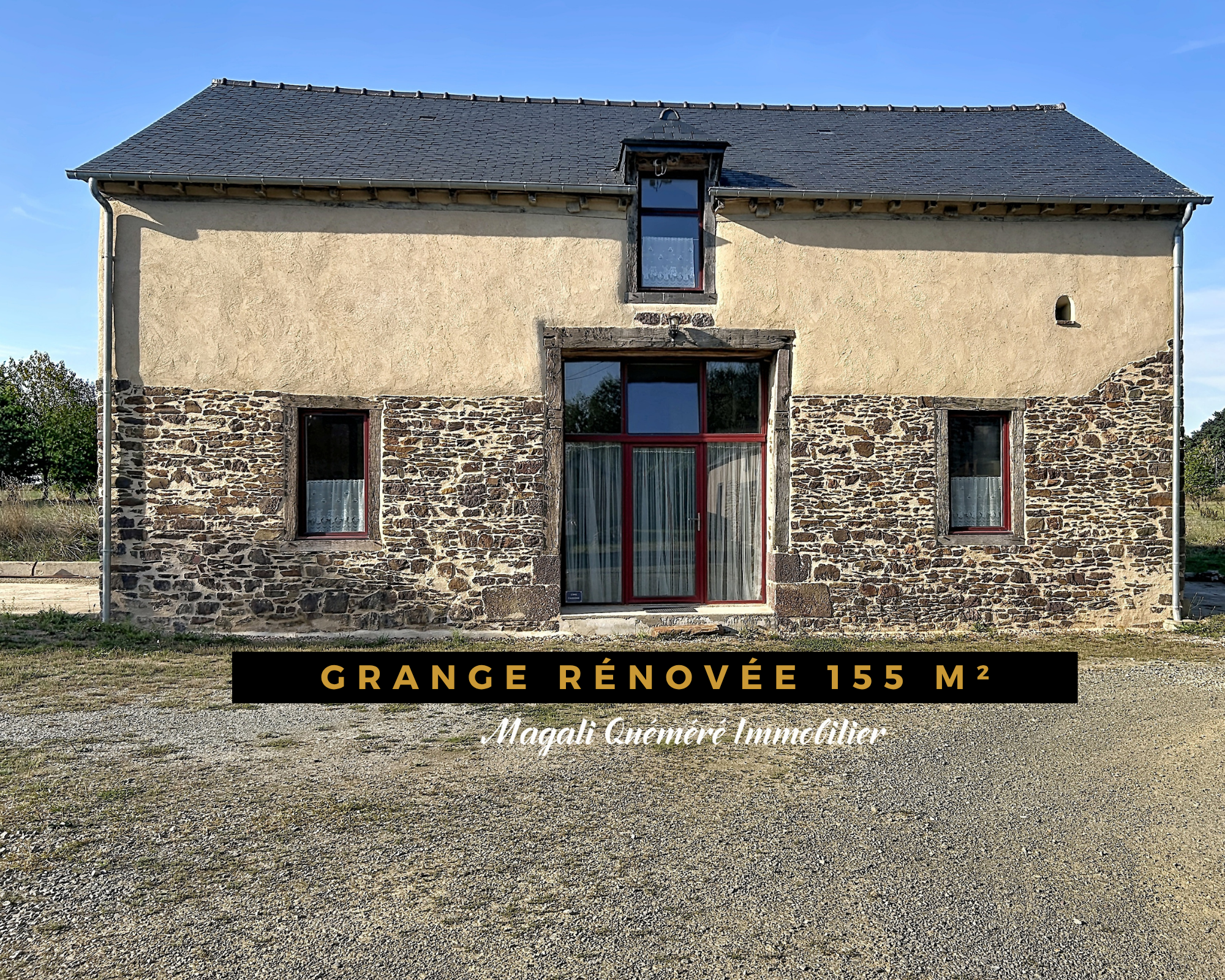 Grange rénovée à Montfort-sur-Meu Grange rénovée de 155 m² avec façade en pierre et fenêtres modernes à Montfort-sur-Meu.
