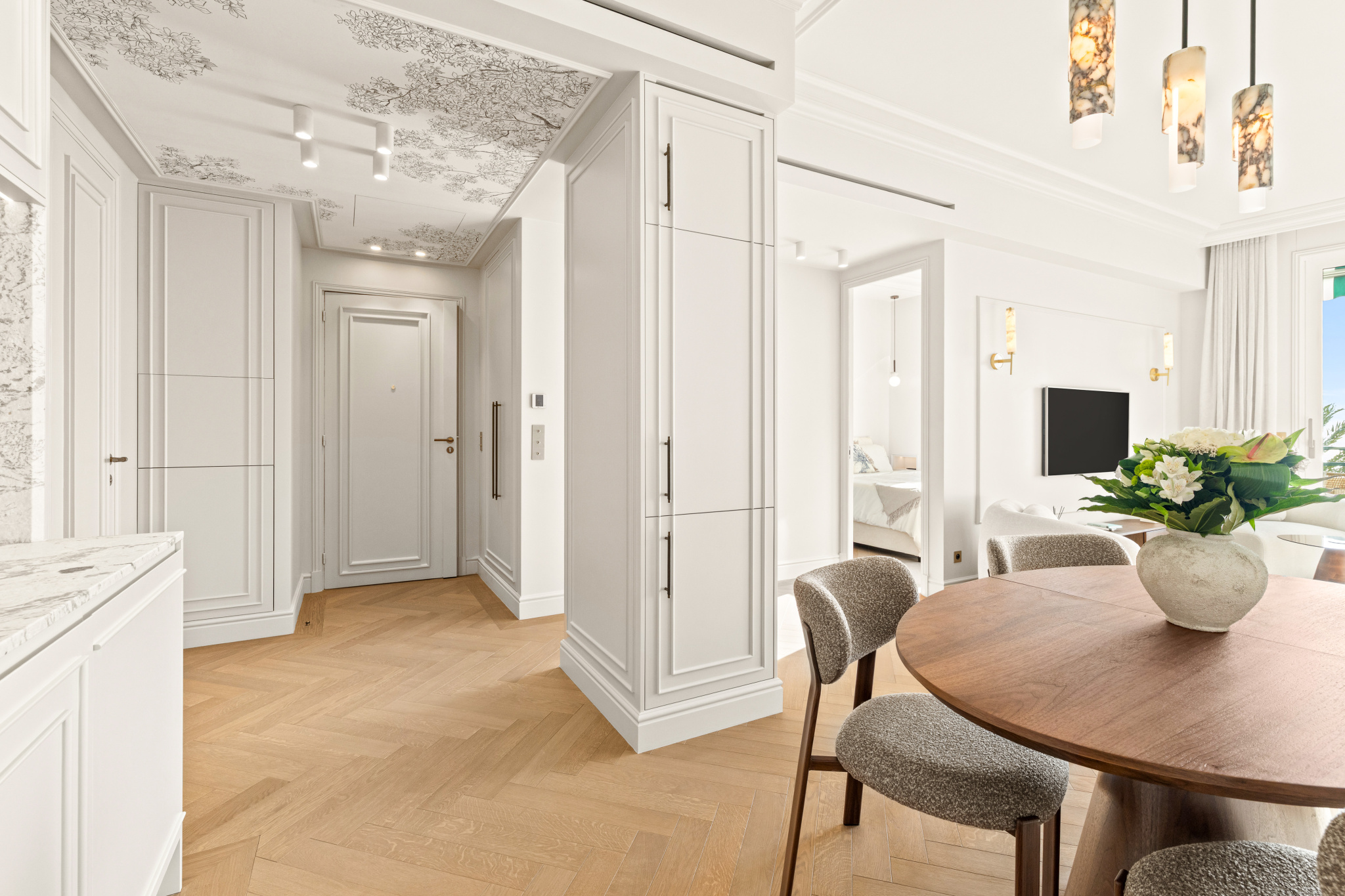 Renovated apartment with sea view in Nice Interior of a renovated apartment with panoramic sea views, modern and bright furnishings in Nice.