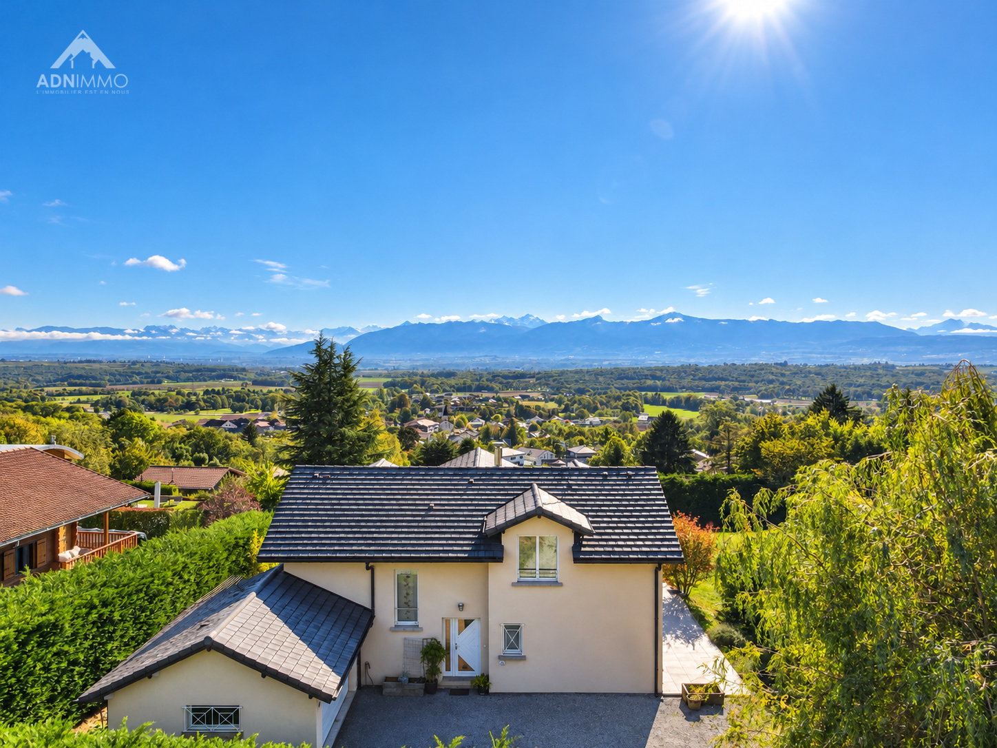 Maison avec vue panoramique Maison individuelle de 176 m2 avec vue sur le Mont-Blanc à Saint-Jean-de-Gonville.