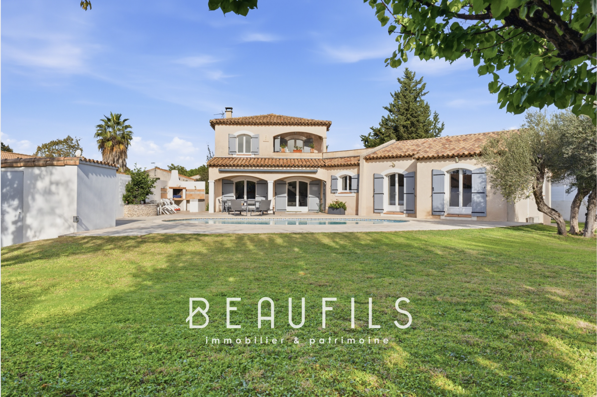Villa provençale à Lunel Villa provençale de 171m2 avec piscine et terrasse à Lunel, terrain arboré de 1 524m2.