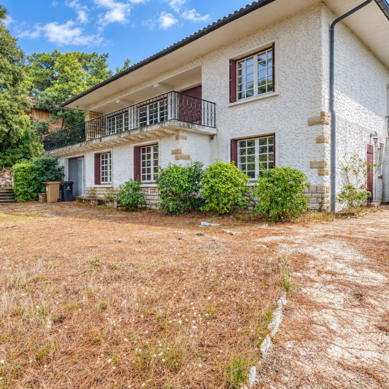 Luxury real estate photo | Charming Properties