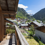 VASTE CHALET PROCHE TELECABINE ET CENTRE CHAMPAGNY EN VANOIS