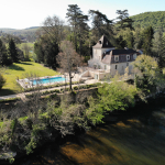 Manoir au bord du Lot avec 3,7 ha