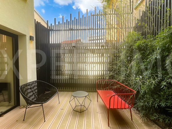 Paris, MOUZAIA district, near Buttes Chaumont, house