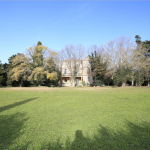 RARE, 10 minutes from the beaches, &#39;Manor&#39;, approximately 8 hectares fenced, park