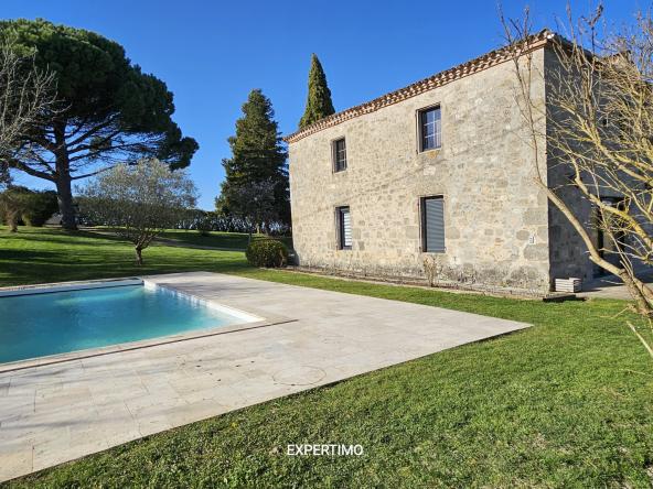 Magnifique propriété de 400m2, un appartement de 100m2, une