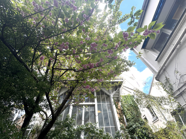 RARE ! An artist&#39;s studio steeped in history transformed into 