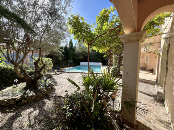 VAISON LA ROMAINE – 5 Min -Villa 180 m2 – 4 CHAMBRES – 3 SAL