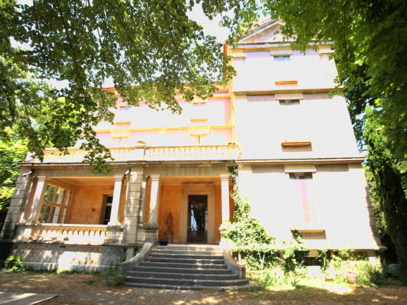 RARE, 10 mn des plages, ‘ Manoir’, 8 ha env clôturés, parc