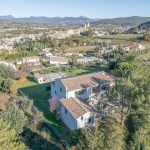 Coup de coeur ! Belle maison de famille avec piscine et vue