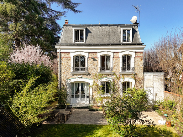 For sale Taverny, Mansart 19 th, 201 m2, 6 rooms, 1 bure
