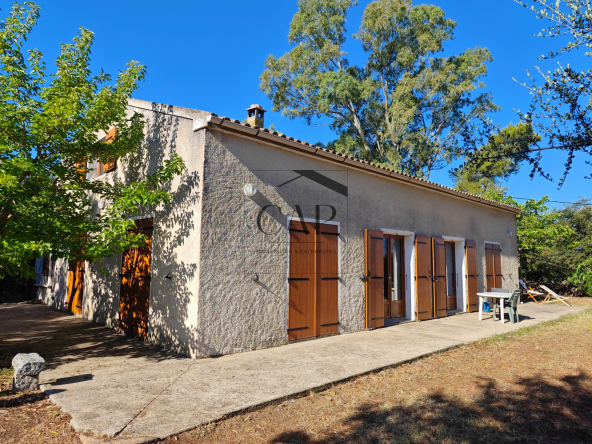 Maison de vacances familiale et terrain constructible