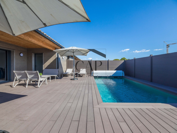 villa de plain-pied T5 moderne ***** de 116 m2 avec piscine