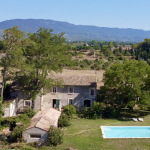 Charme et authenticité pour ce mas provençal avec dépendance