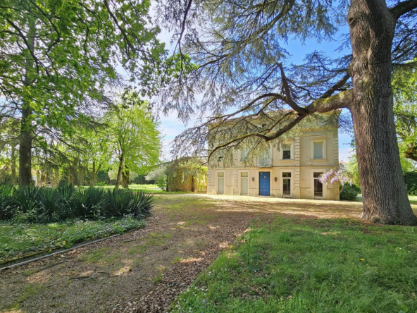 Demeure exceptionnelle du XIX eme – 450m2 – piscine – parc d
