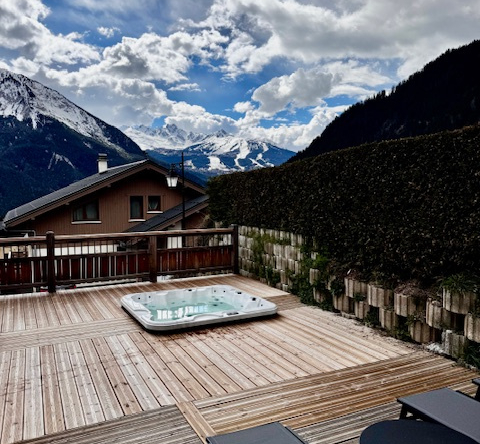 CHAMPAGNY EN VANOISE 73350 LA PLAGNE PARADISKI – beau chalet