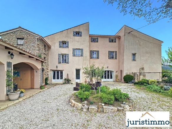 À Vendre   Ancien Couvent du XIIe siècle à Ville-sur-Auzon