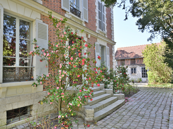 Nouveauté Expertimo  maison de caractére offrant élégance, h