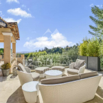 Elegant property on the heights