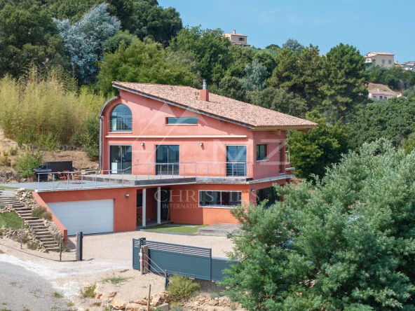 Tanneron – Elégante demeure contemporaine