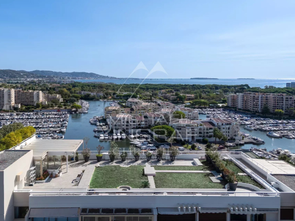 PENTHOUSE EN DUPLEX AVEC VUE MER