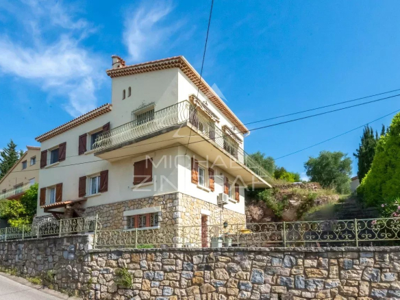 Charming house to renovate – Mandelieu-La-Napoule