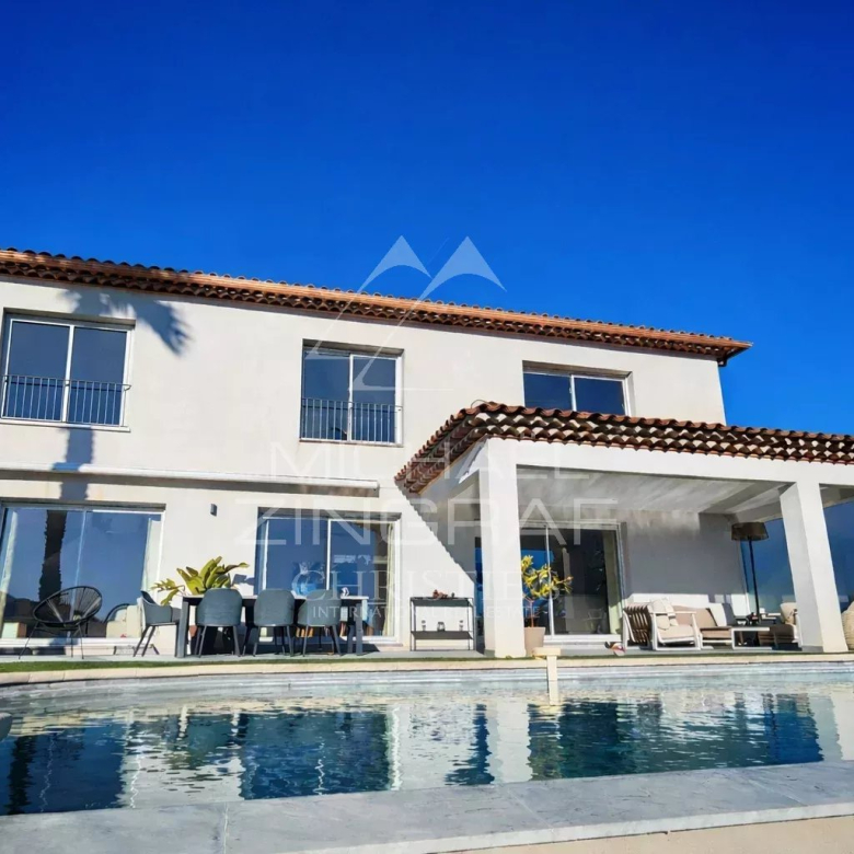 Ferme ancienne rénovée Combloux – Vue panoramique – Séjour cathédrale et huit chambres