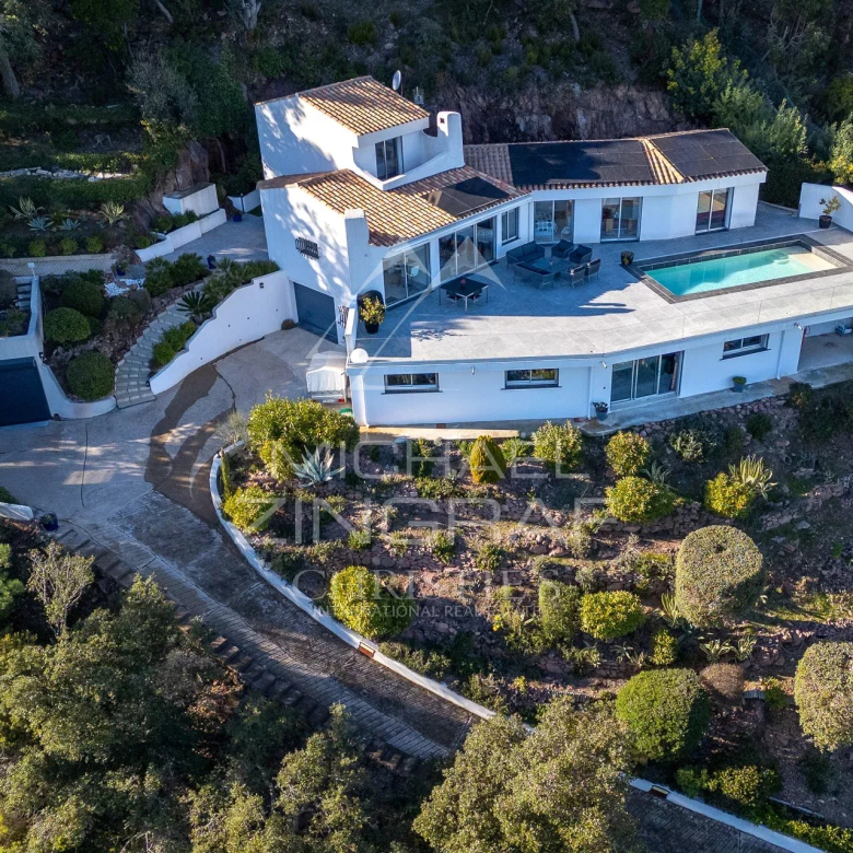 PROPRIÉTÉ DE CARACTÈRE AU TANNERON