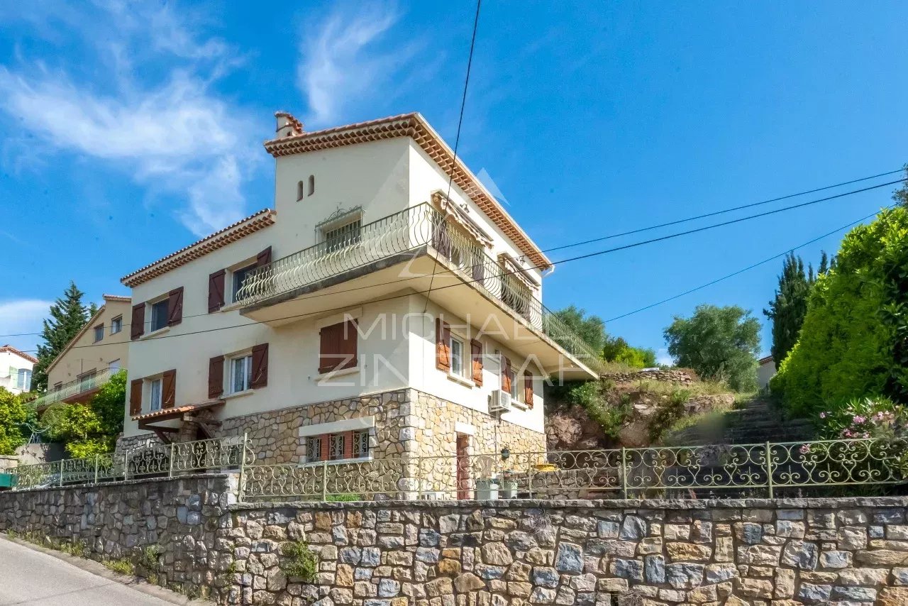 Charmante maison à renover – Mandelieu-La-Napoule