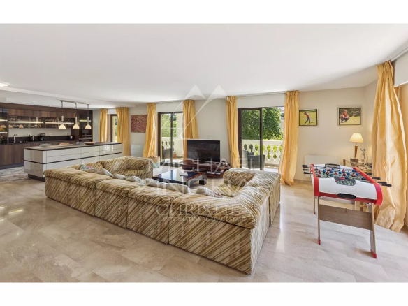 APPARTEMENT DANS UNE RÉSIDENCE SÉCURISÉE