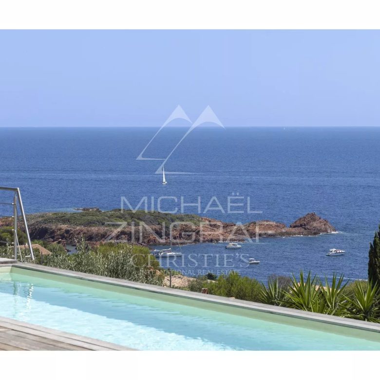 Proche Cannes – Théoule-Sur-Mer – Villa Domaine Pieds dans l’eau