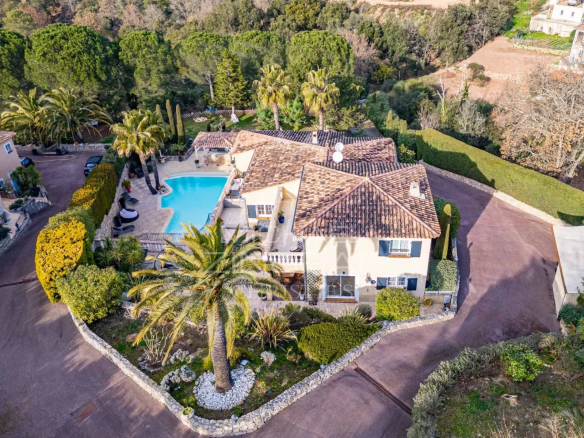 Superbe propriété familiale aux Adrets de l’Estérel