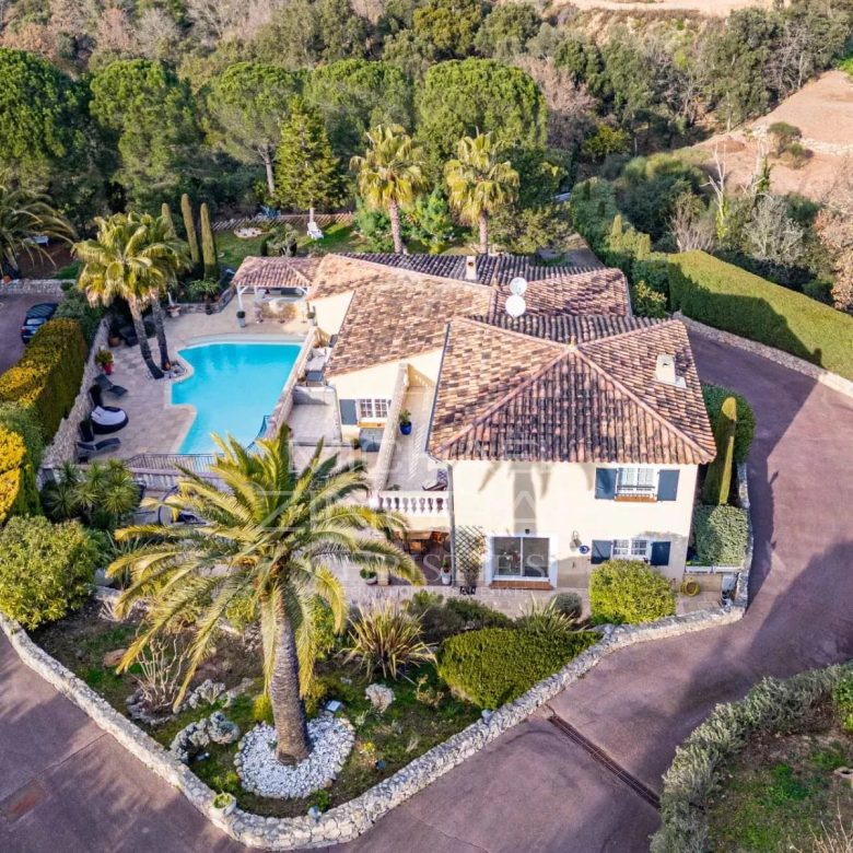 Proche Mandelieu – Tanneron Village – Elégante Villa Provençale