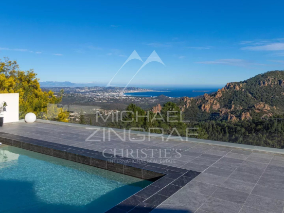 Propriété vue mer dans un domaine privé