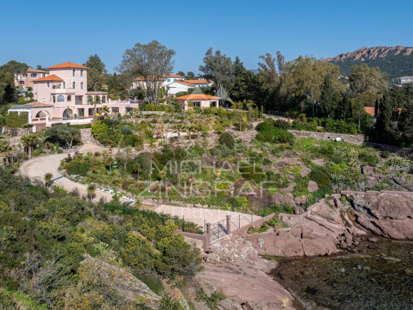 Exceptional waterfront property – between Cannes and St Tropez – Agay Saint Raphaël