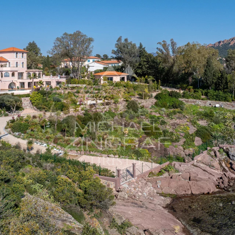 A PROPERTY WITH CHARACTER IN THE HEART OF NATURE