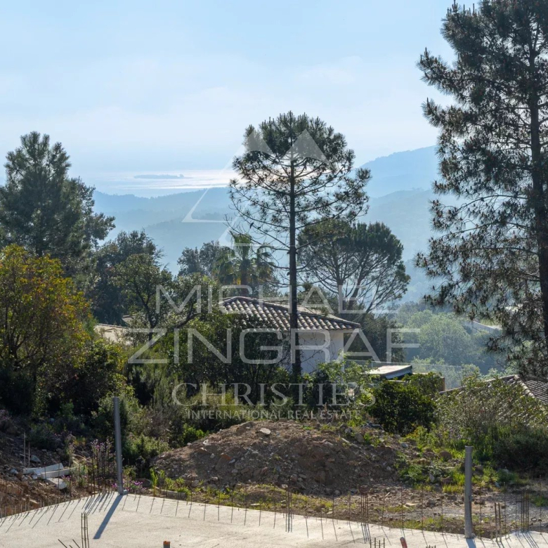 Les Issambres – Propriété d’exception pied dans l’eau- entre Cannes et St Tropez