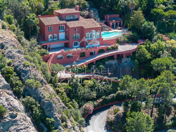 Théoule-sur-Mer – Villa rénovée – Domaine privé