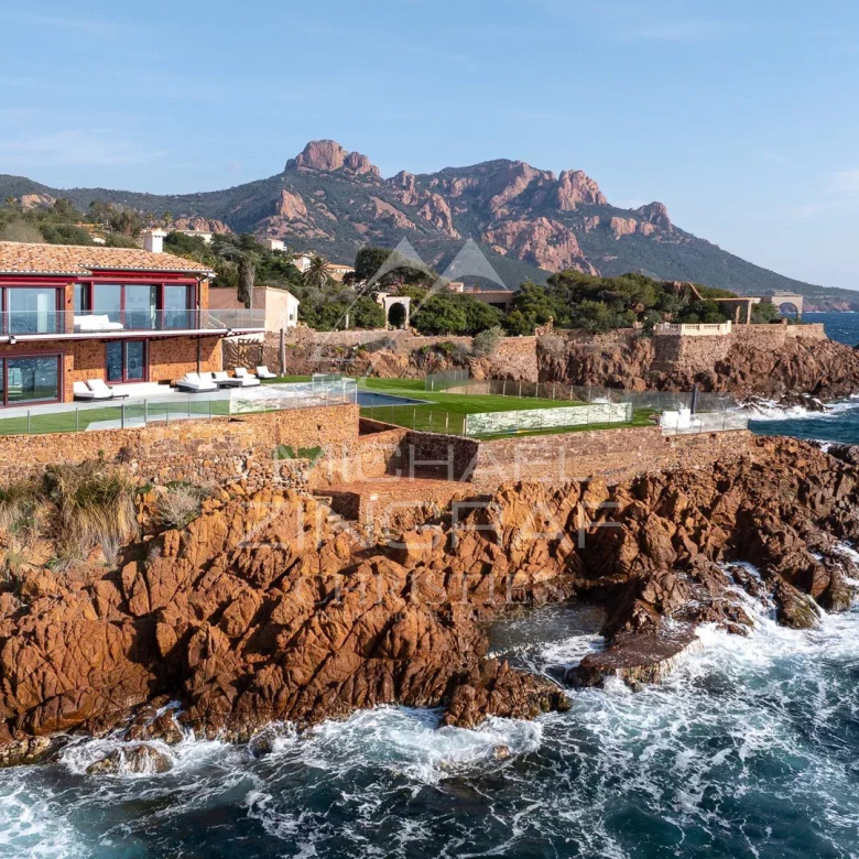 Villa contemporaine d’exception – Vue panoramique mer – Roquebrune-Cap-Martin