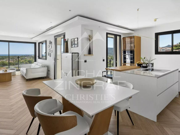 Appartement vue mer au coeur de Mandelieu