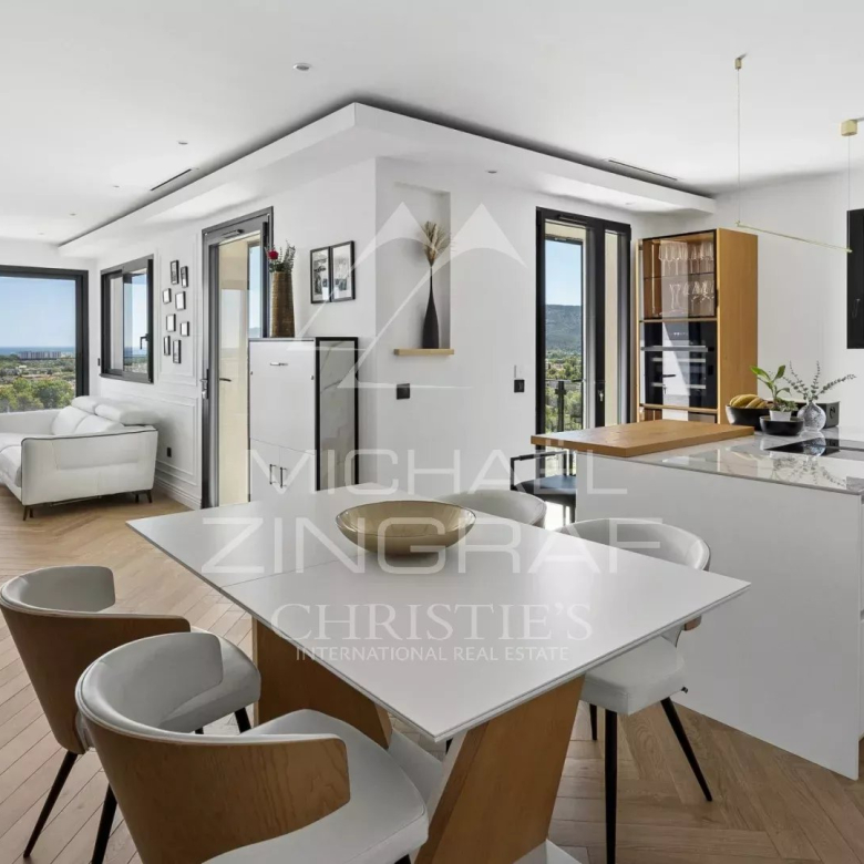 APPARTEMENT VUE MER AU COEUR DE LA VILLE