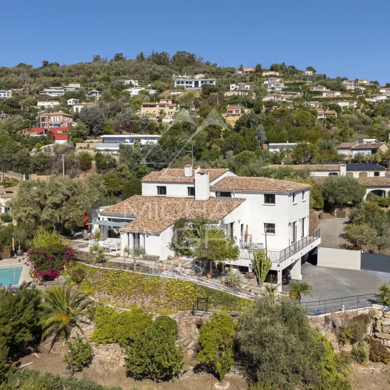 Exceptional family home with swimming pool, outbuilding and large garden – 192 m² – Bouc-Bel-Air