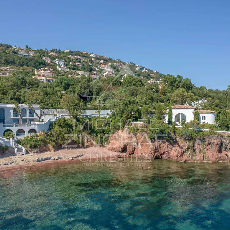EXCLUSIVITE – PROCHE CANNES ET ANTIBES – VUE PANORAMIQUE MER