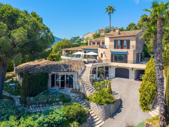 Proche Cannes – Mandelieu la Napoule – Propriété vue mer