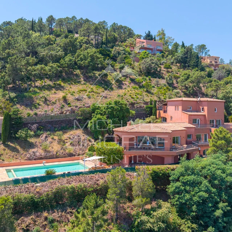 APPARTEMENT VUE MER AU COEUR DE LA VILLE
