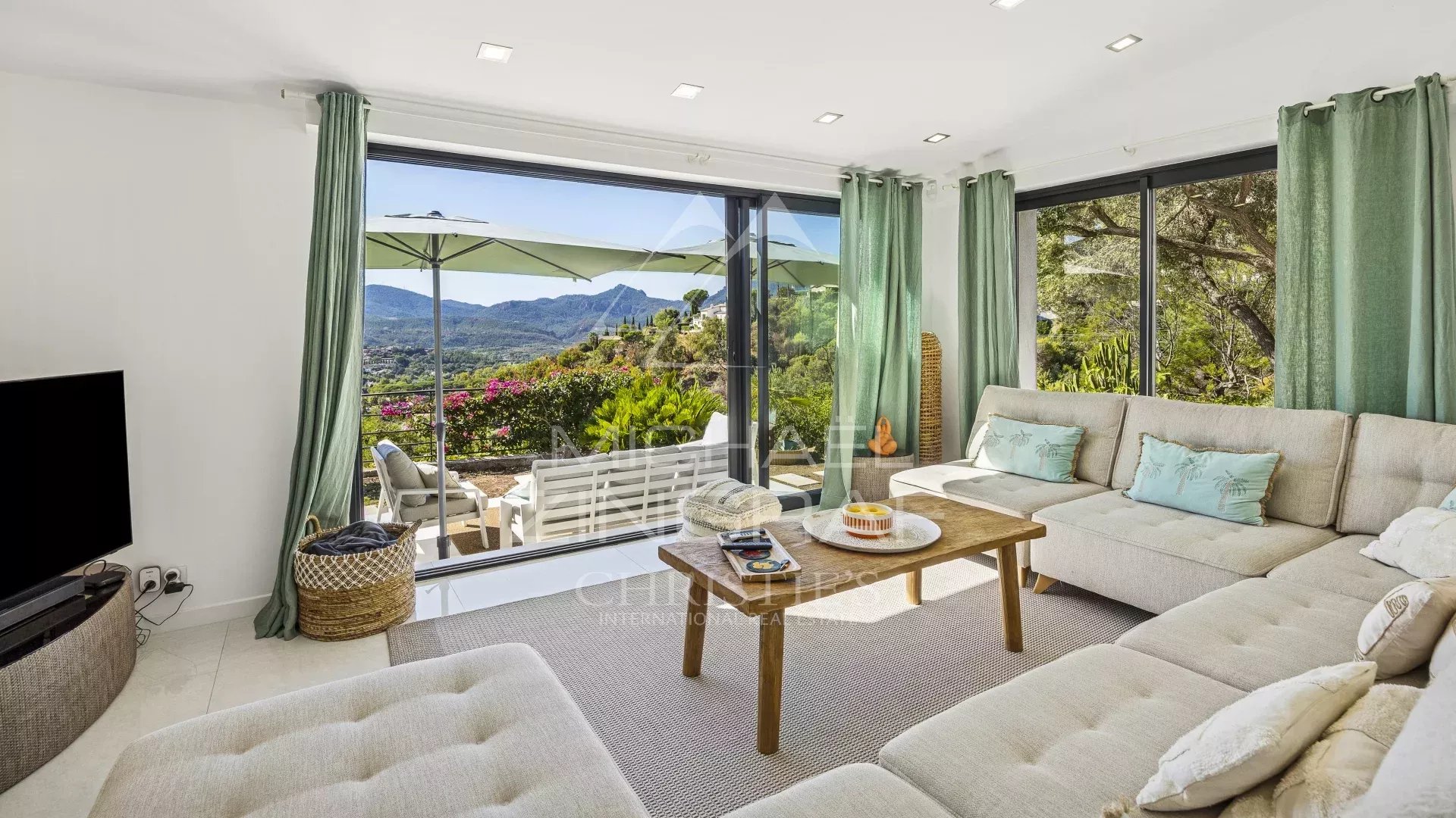 Interior of a modern villa in Mandelieu-la-Napoule with panoramic sea views and bright living spaces.