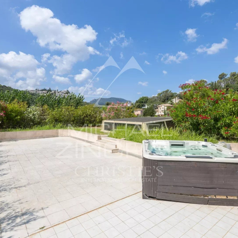 Luxury real estate photo | Charming Properties