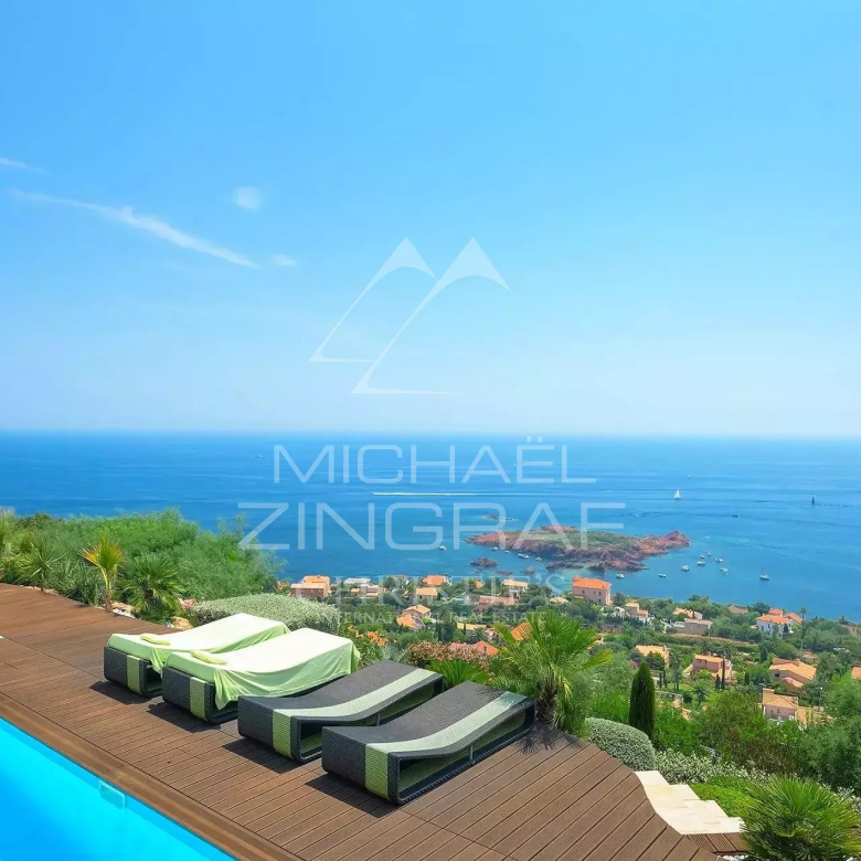 Luxury real estate photo | Charming Properties